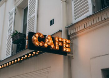 café