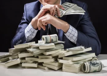 ¿Qué hace la gente con mucho dinero?